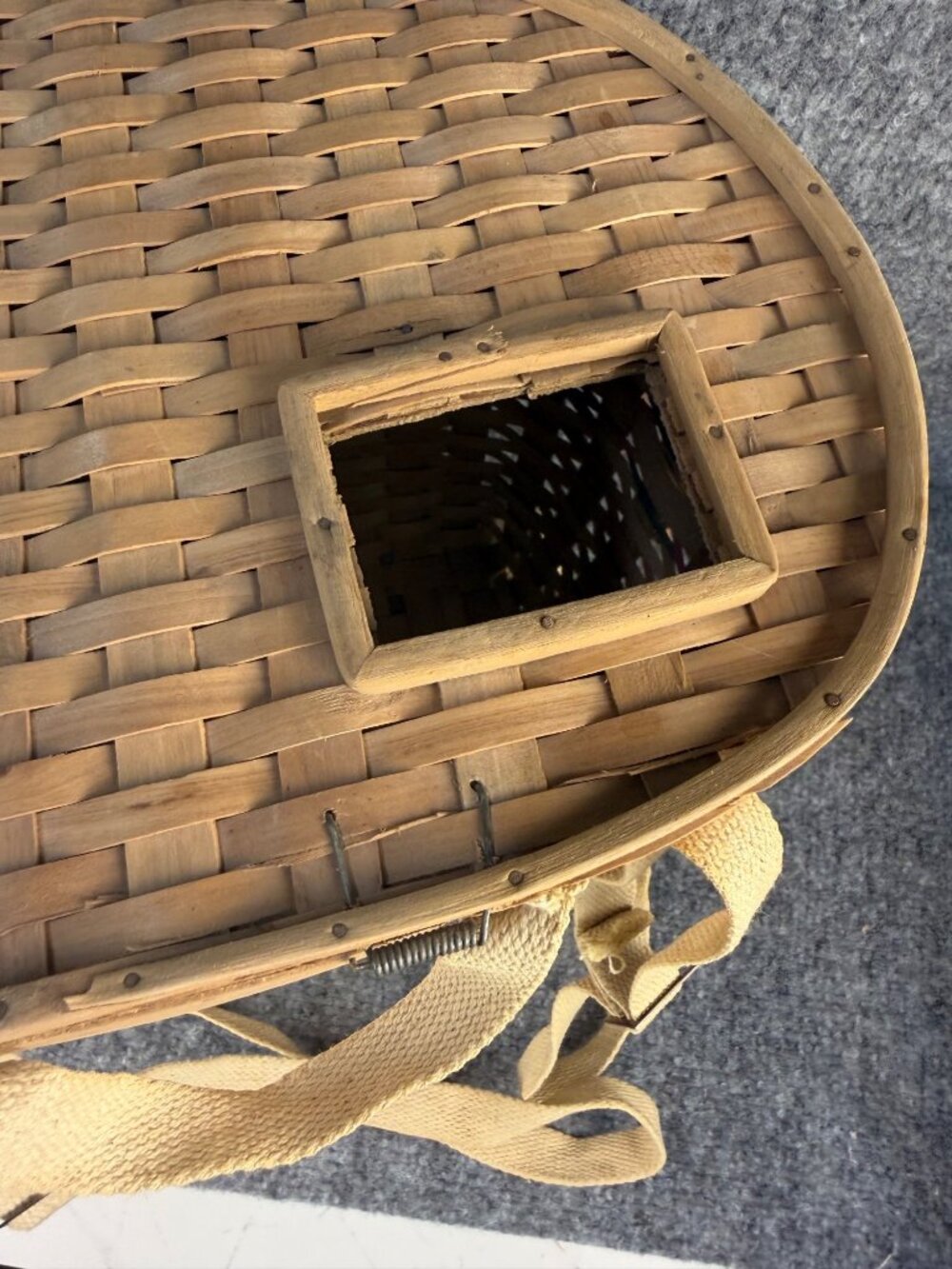 Vintage Woven Fishing Creel Basket Backpack Rustic Cabin Decor Cottagecore - Picture 15 of 16